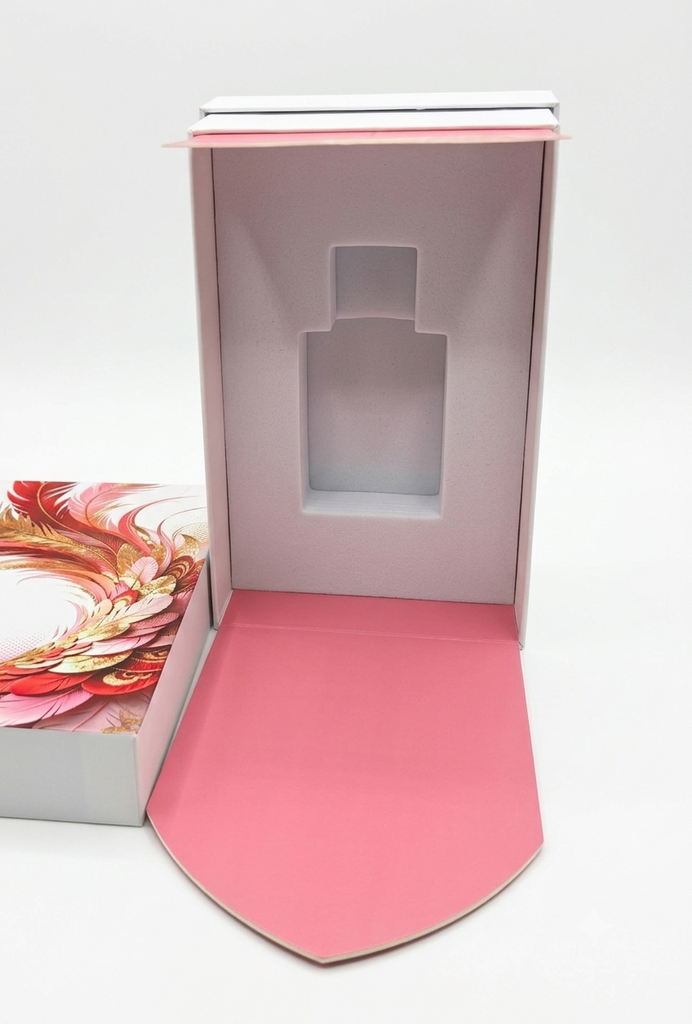 <div data-oe-version="1.2">Custom internal foam piece to hold the perfume</div>
